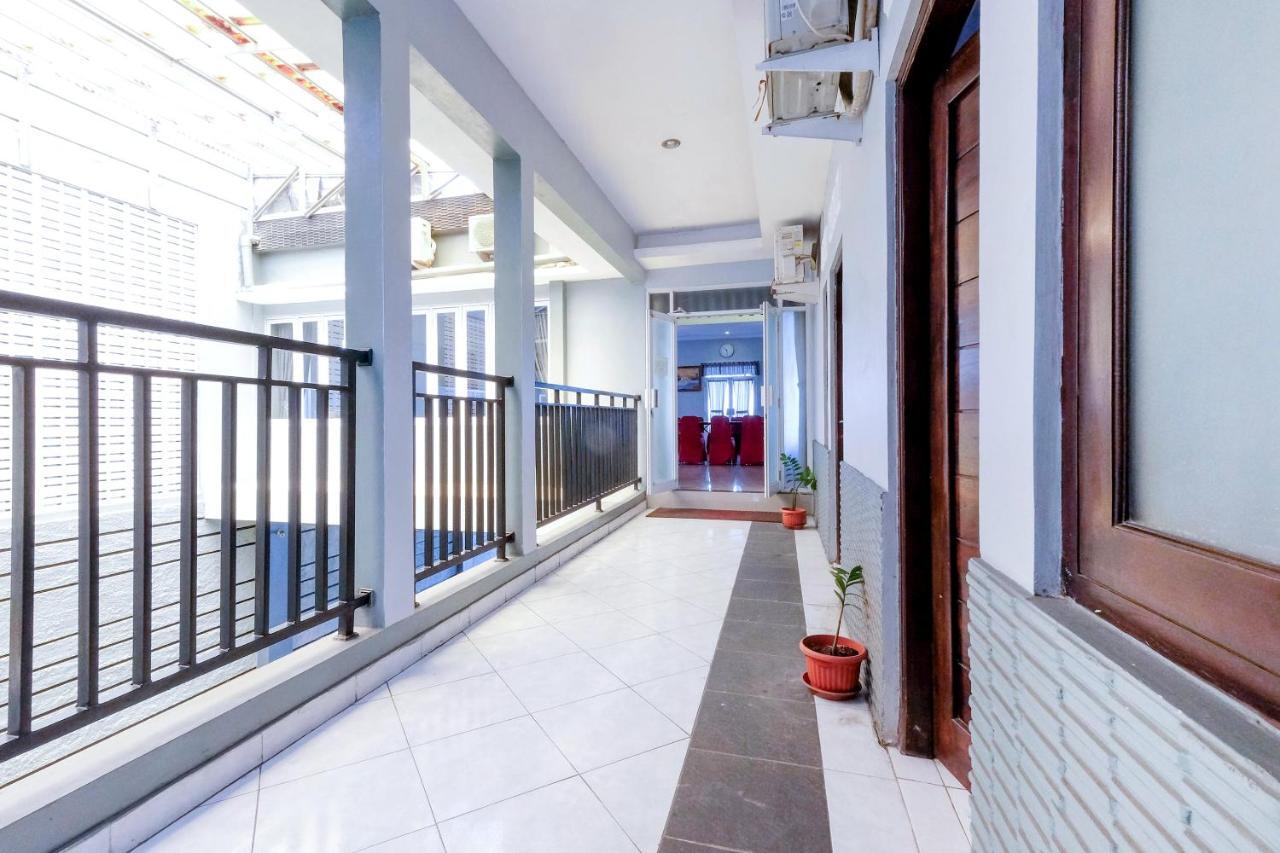 Reddoorz Plus @ Hotel Star 88 Tugu Екстериор снимка