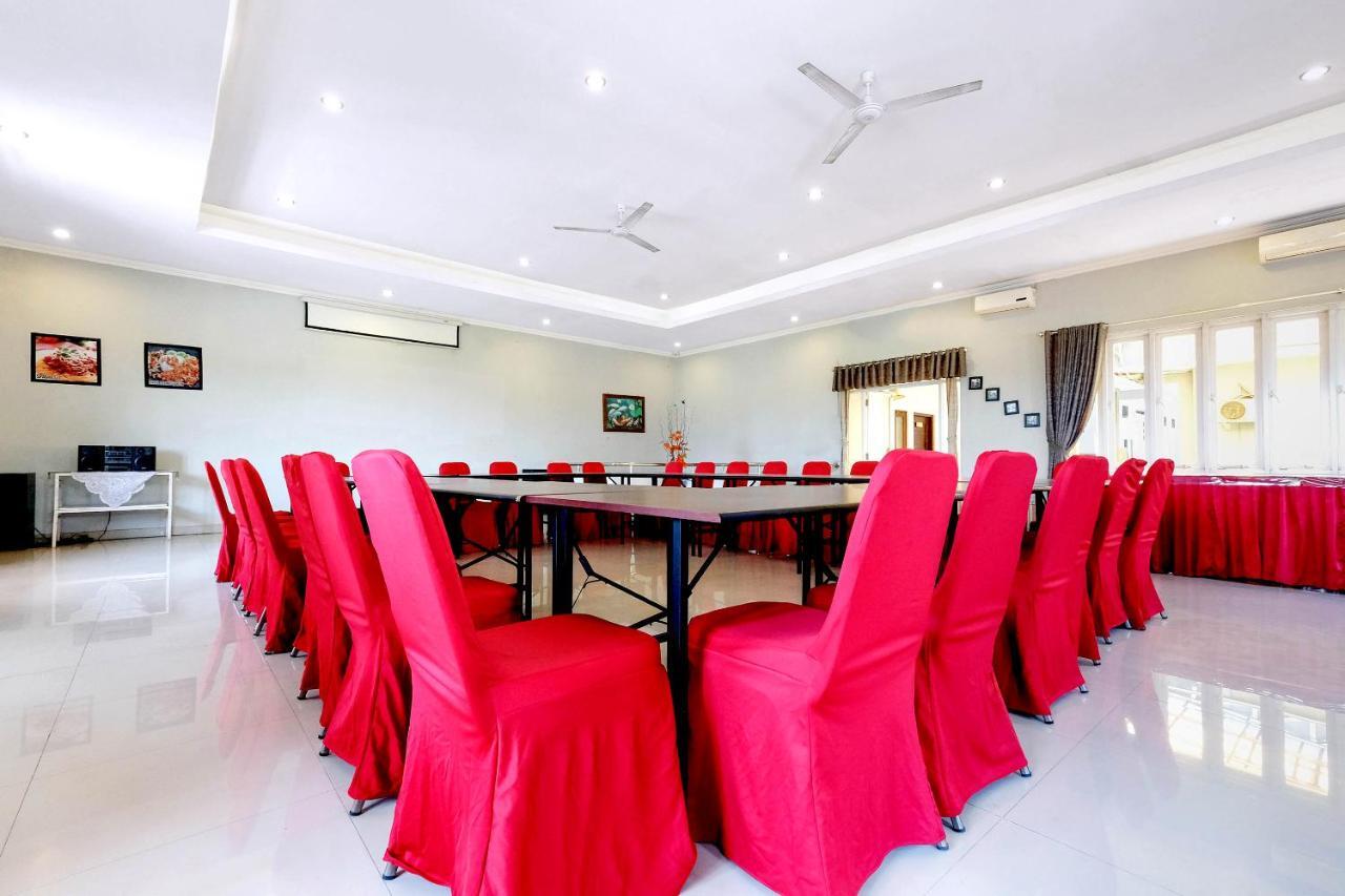 Reddoorz Plus @ Hotel Star 88 Tugu Екстериор снимка